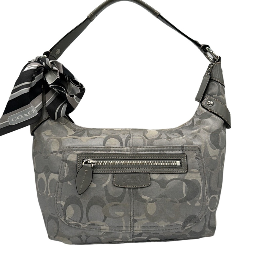 - Gorgeous Gray / Silver Coach Shoulder Bag w/ Coach Twilly